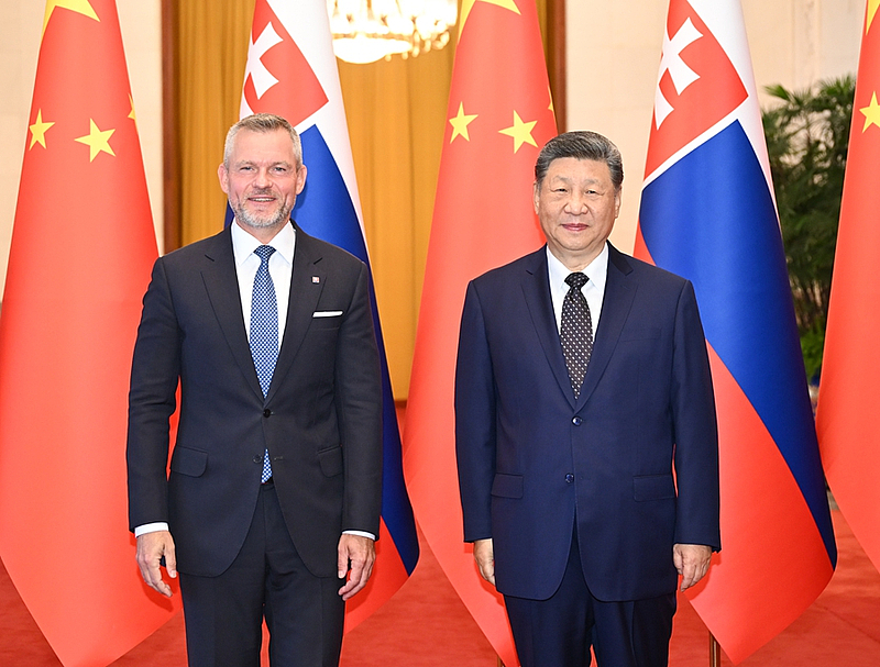 习近平同斯洛伐克总统佩列格里尼会谈